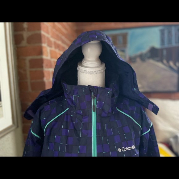 Columbia - Women’s Omni-Tech and Omni-Heat Jacket - EUC - Picture 9 of 16